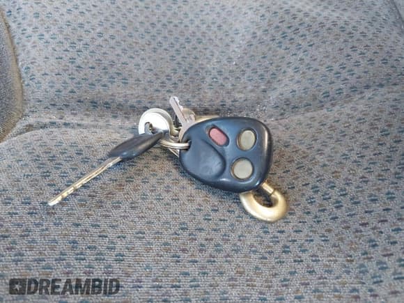 ✅ 2004 Chevrolet Silverado 2500HD LS • VIN: 1GCHC23U64F240015 • Лот: 41489933. Опубликован ранее на IAAI с пробегом 460 307 миль. Бесплатный доступ к архиву аукционных продаж из США и подробный отчёт об истории автомобиля на DreamBid. Изображение 11.