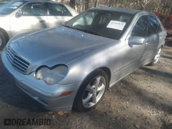 ✅ 2005 Mercedes-Benz C 320 • VIN: WDBRF64J85F666828 • Lot: 41214432. Wystawiony na IAAI z przebiegiem 269 425 mil. Bezpłatny archiwum sprzedaży aukcyjnych z USA i szczegółowy raport historii pojazdu na DreamBid. Zdjęcie 2.