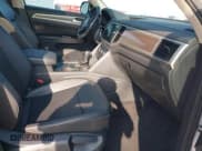 ✅ 2019 Volkswagen Atlas SE • VIN: 1V2WR2CA5KC589563 • Lot: 42766671. Listed on IAAI with 73,712 mi. Free auction sales archive from the USA and detailed vehicle history report at DreamBid. Image 5.