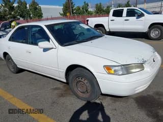 ✅ 1999 Toyota Camry LE • VIN: 4T1BG22K5XU891335 • Lot: 43541839. Wystawiony na IAAI z przebiegiem 250 459 mil. Bezpłatny archiwum sprzedaży aukcyjnych z USA i szczegółowy raport historii pojazdu na DreamBid. Zdjęcie 1.