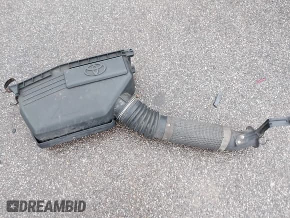 ✅ 2005 Toyota RAV4 • VIN: JTEHD20V156041526 • Лот: 43792888. Опубликован ранее на IAAI с пробегом 176 253 миль. Бесплатный доступ к архиву аукционных продаж из США и подробный отчёт об истории автомобиля на DreamBid. Изображение 12.