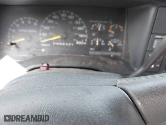 1999 Chevrolet Silverado 1500 с VIN 1GCEK19R5XR132362, выставлен на аукционе IAAI как лот 42664096 с пробегом 254 131 миль миль и . История ставок и продаж доступна на DreamBid. Изображение 7.