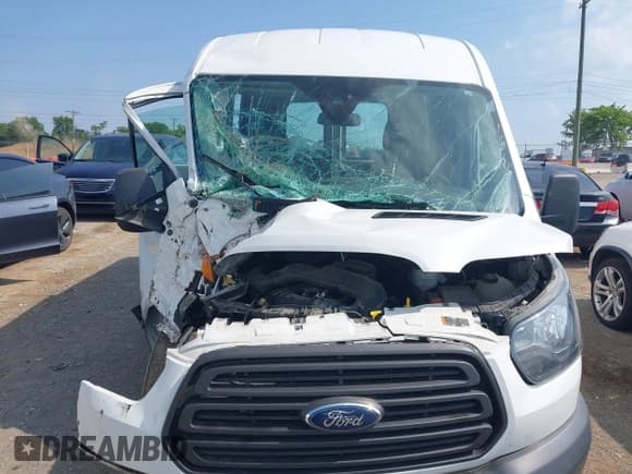 ✅ 2016 Ford Transit Cargo • VIN: 1FTYR2CM6GKA55411 • Lot: 42582896. Listed on IAAI with 89,921 mi. Free auction sales archive from the USA and detailed vehicle history report at DreamBid. Image 12.