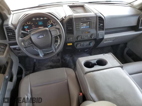 ✅ 2019 Ford F-150 XL • VIN: 1FTEX1C51KKC99925 • Lot: 71648055. Wystawiony na Copart z przebiegiem 61 572 mil. Bezpłatny archiwum sprzedaży aukcyjnych z USA i szczegółowy raport historii pojazdu na DreamBid. Zdjęcie 8.