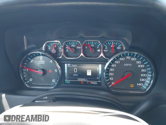 ✅ 2020 Chevrolet Suburban LT • VIN: 1GNSCHKC2LR305366 • Lot: 42080587. Wystawiony na IAAI z przebiegiem 163 540 mil. Bezpłatny archiwum sprzedaży aukcyjnych z USA i szczegółowy raport historii pojazdu na DreamBid. Zdjęcie 7.