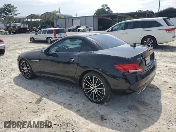 ✅ 2019 Mercedes-Benz SLC 300 • VIN: WDDPK3JAXKF160281 • Лот: 54115215. Опубликован ранее на Copart с пробегом 50 768 миль. Бесплатный доступ к архиву аукционных продаж из США и подробный отчёт об истории автомобиля на DreamBid. Изображение 2.