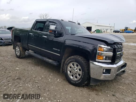 ✅ 2015 Chevrolet Silverado 2500HD LTZ • VIN: 1GC1KWEG5FF583243 • Lot: 54830955. Wystawiony na Copart z przebiegiem 146 589 mil. Bezpłatny archiwum sprzedaży aukcyjnych z USA i szczegółowy raport historii pojazdu na DreamBid. Zdjęcie 4.