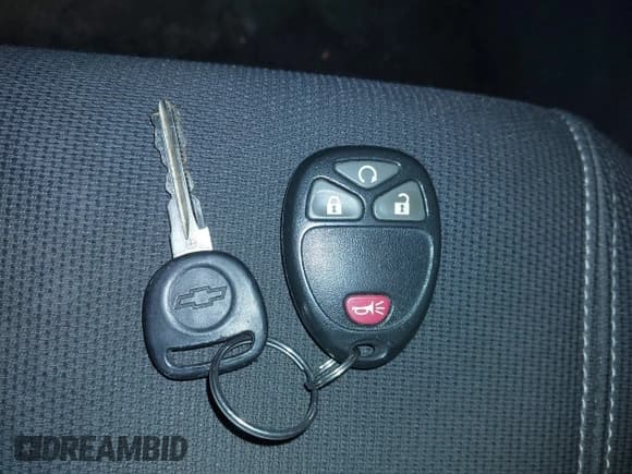 ✅ 2014 Chevrolet Traverse LT • VIN: 1GNKRGKD8EJ323079 • Lot: 43639543. Wystawiony na IAAI z przebiegiem 128 966 mil. Bezpłatny archiwum sprzedaży aukcyjnych z USA i szczegółowy raport historii pojazdu na DreamBid. Zdjęcie 11.