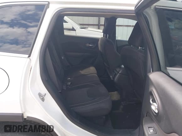 ✅ 2015 Jeep Cherokee Latitude • VIN: 1C4PJLCB7FW711890 • Лот: 43281051. Опубликован ранее на IAAI с пробегом 91 418 миль. Бесплатный доступ к архиву аукционных продаж из США и подробный отчёт об истории автомобиля на DreamBid. Изображение 8.