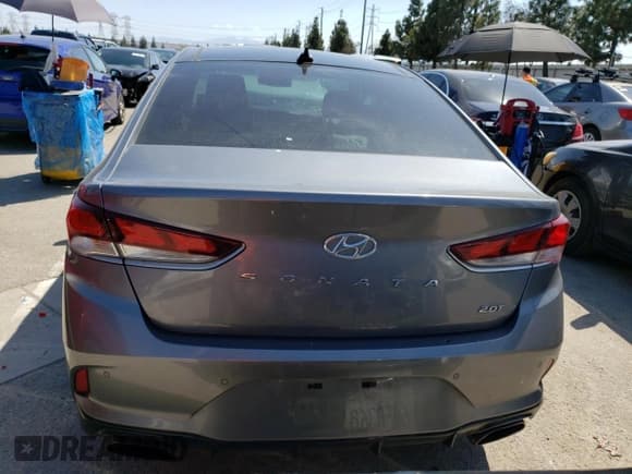 ✅ 2019 Hyundai Sonata Limited • VIN: 5NPE34AB8KH751065 • Lot: 47403853. Listed on Copart with 71,620 mi. Free auction sales archive from the USA and detailed vehicle history report at DreamBid. Image 6.