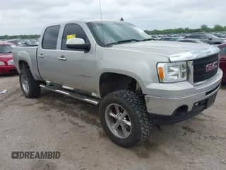 2009 GMC Sierra 1500 SL with VIN 3GTEC13C29G110873, listed as a IAAI auction lot 42114097 with 186,452 mi miles and . Bid and sale history available at DreamBid. Image 1.