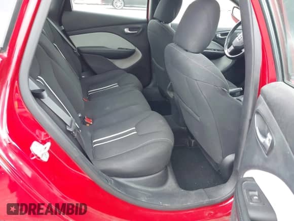 2013 Dodge Dart SXT z VIN 1C3CDFBA0DD204245, wystawiony jako IAAI lot #43514360 z przebiegiem 110 128 mil mil oraz . Historia ofert i sprzedaży dostępna na DreamBid. Obrazek 8.