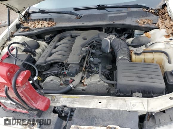 ✅ 2010 Chrysler 300 Touring • VIN: 2C3CA5CV1AH201213 • Лот: 93727415. Опубликован ранее на Copart с пробегом 94 870 миль. Бесплатный доступ к архиву аукционных продаж из США и подробный отчёт об истории автомобиля на DreamBid. Изображение 11.