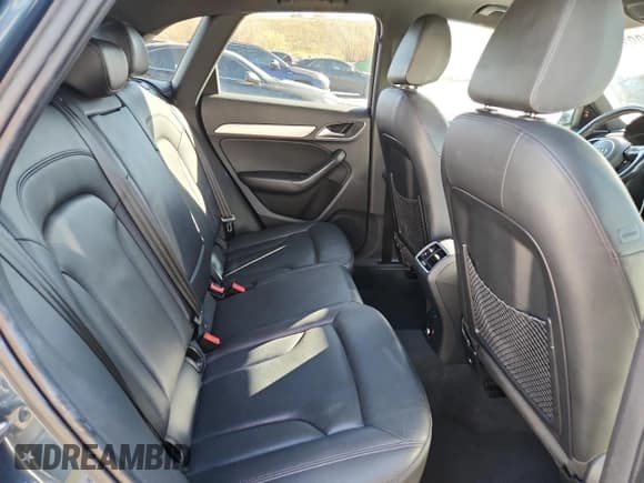 ✅ 2016 Audi Q3 Premium Plus • VIN: WA1EFCFS6GR003239 • Lot: 92409315. Wystawiony na Copart z przebiegiem 98 383 mil. Bezpłatny archiwum sprzedaży aukcyjnych z USA i szczegółowy raport historii pojazdu na DreamBid. Zdjęcie 11.