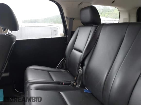 ✅ 2013 Chevrolet Tahoe Commercial • VIN: 1GNLC2E09DR328812 • Lot: 42519892. Wystawiony na IAAI z przebiegiem 171 813 mil. Bezpłatny archiwum sprzedaży aukcyjnych z USA i szczegółowy raport historii pojazdu na DreamBid. Zdjęcie 8.