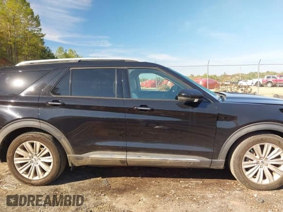 ✅ 2021 Ford Explorer Limited • VIN: 1FMSK7FH8MGA02161 • Lot: 43636956. Wystawiony na IAAI z przebiegiem 97 282 mil. Bezpłatny archiwum sprzedaży aukcyjnych z USA i szczegółowy raport historii pojazdu na DreamBid. Zdjęcie 14.