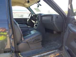 2005 Chevrolet Silverado 1500HD LS с VIN 1GCGK13U75F943195, выставлен на аукционе IAAI как лот 43498069 с пробегом 180 678 миль миль и . История ставок и продаж доступна на DreamBid. Изображение 5.