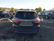 ✅ 2015 Toyota Highlander Limited • VIN: 5TDDKRFH5FS140547 • Lot: 43452691. Listed on IAAI with 147,505 mi. Free auction sales archive from the USA and detailed vehicle history report at DreamBid. Image 17.