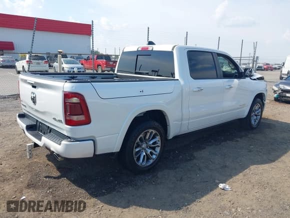 ✅ 2022 Ram 1500 Laramie • VIN: 1C6SRFJT9NN122819 • Lot: 43256952. Wystawiony na IAAI z przebiegiem 52 783 mil. Bezpłatny archiwum sprzedaży aukcyjnych z USA i szczegółowy raport historii pojazdu na DreamBid. Zdjęcie 4.