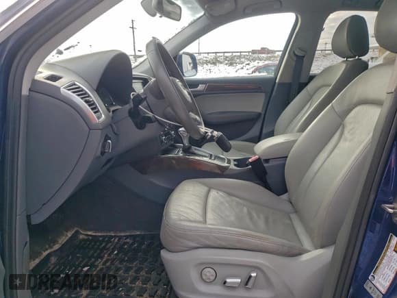 ✅ 2014 Audi Q5 Premium • VIN: WA1CFAFP4EA112964 • Lot: 95307505. Listed on Copart with 129,171 mi. Free auction sales archive from the USA and detailed vehicle history report at DreamBid. Image 7.