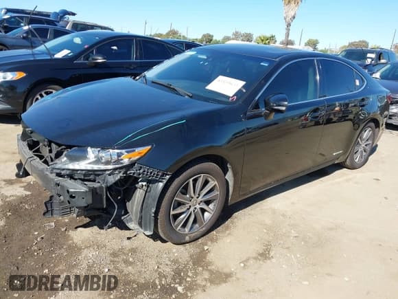 ✅ 2016 Lexus ES 300h • VIN: JTHBW1GG4G2127766 • Lot: 43559033. Wystawiony na IAAI z przebiegiem 241 541 mil. Bezpłatny archiwum sprzedaży aukcyjnych z USA i szczegółowy raport historii pojazdu na DreamBid. Zdjęcie 18.