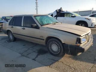 ✅ 1993 Volvo 900 • VIN: YV1JS8318P1140782 • Lot: 41431855. Wystawiony na Copart z przebiegiem 141 139 mil. Bezpłatny archiwum sprzedaży aukcyjnych z USA i szczegółowy raport historii pojazdu na DreamBid. Zdjęcie 4.