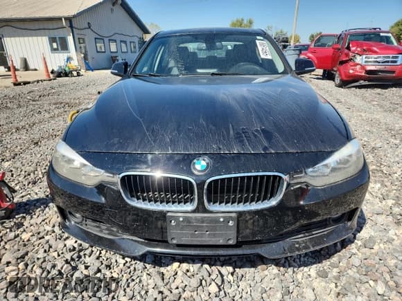✅ 2014 BMW 3 Series 320i xDrive • VIN: WBA3C3C51EF985634 • Lot: 80614565. Wystawiony na Copart z przebiegiem 136 580 mil. Bezpłatny archiwum sprzedaży aukcyjnych z USA i szczegółowy raport historii pojazdu na DreamBid. Zdjęcie 5.