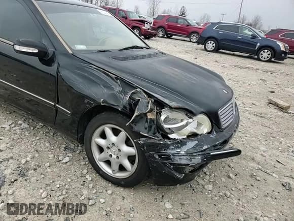 ✅ 2003 Mercedes-Benz C 240 • VIN: WDBRF81J03F374264 • Lot: 51058085. Wystawiony na Copart z przebiegiem 167 865 mil. Bezpłatny archiwum sprzedaży aukcyjnych z USA i szczegółowy raport historii pojazdu na DreamBid. Zdjęcie 11.