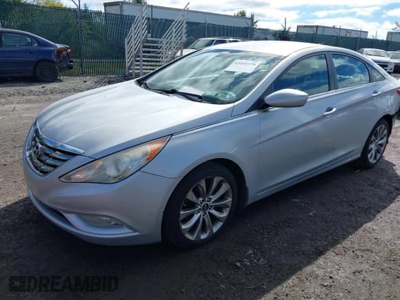 ✅ 2011 Hyundai Sonata SE • VIN: 5NPEC4ABXBH279452 • Lot: 43451578. Wystawiony na IAAI z przebiegiem 155 234 mil. Bezpłatny archiwum sprzedaży aukcyjnych z USA i szczegółowy raport historii pojazdu na DreamBid. Zdjęcie 17.