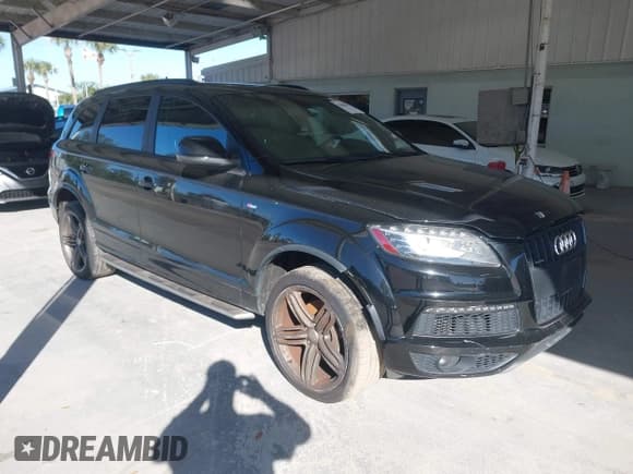 ✅ 2014 Audi Q7 Prestige • VIN: WA1WMAFE1ED001594 • Лот: 43804022. Опубликован ранее на IAAI с пробегом 140 785 миль. Бесплатный доступ к архиву аукционных продаж из США и подробный отчёт об истории автомобиля на DreamBid. Изображение 1.