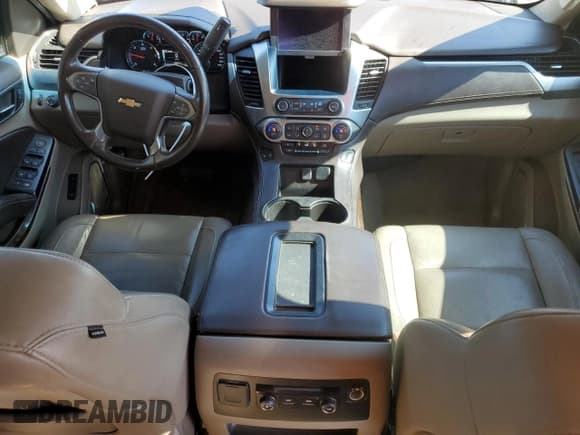 ✅ 2015 Chevrolet Suburban LT • VIN: 1GNSCJKC2FR567206 • Lot: 44013754. Wystawiony na Copart z przebiegiem 190 371 mil. Bezpłatny archiwum sprzedaży aukcyjnych z USA i szczegółowy raport historii pojazdu na DreamBid. Zdjęcie 8.