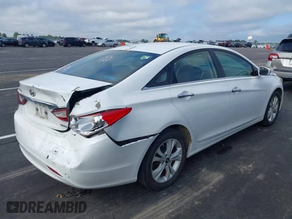 2011 Hyundai Sonata Limited with VIN 5NPEC4AC1BH135264, listed as a IAAI auction lot 43043169 with 214,399 mi miles and . Bid and sale history available at DreamBid. Image 4.
