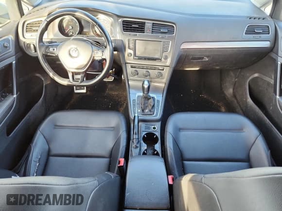 ✅ 2017 Volkswagen Golf S • VIN: 3VWH17AU2HM516750 • Лот: 93112945. Опубликован ранее на Copart с пробегом 110 388 миль. Бесплатный доступ к архиву аукционных продаж из США и подробный отчёт об истории автомобиля на DreamBid. Изображение 8.