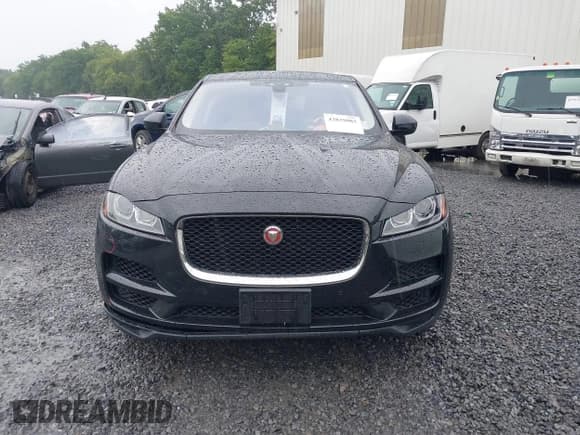 ✅ 2017 Jaguar F-Pace 35t Premium • VIN: SADCJ2BV6HA075293 • Lot: 42839085. Wystawiony na IAAI z przebiegiem 103 501 mil. Bezpłatny archiwum sprzedaży aukcyjnych z USA i szczegółowy raport historii pojazdu na DreamBid. Zdjęcie 12.