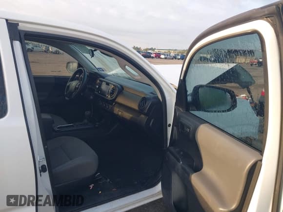 ✅ 2022 Toyota Tacoma SR • VIN: 3TYRX5GN3NT036470 • Lot: 43561134. Listed on IAAI with 72,699 mi. Free auction sales archive from the USA and detailed vehicle history report at DreamBid. Image 5.