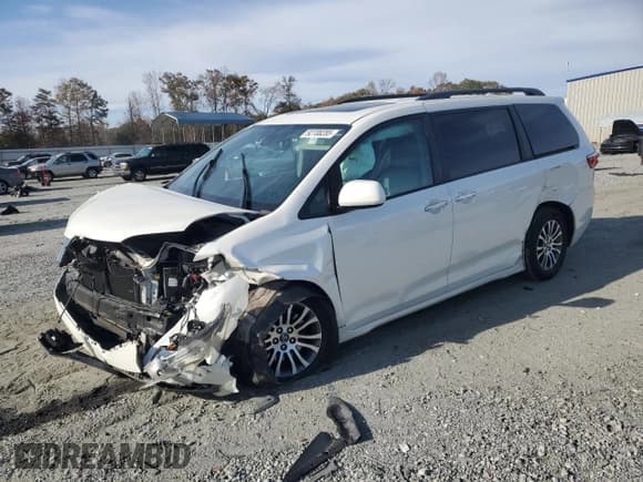 ✅ 2018 Toyota Sienna XLE • VIN: 5TDYZ3DC7JS907499 • Lot: 92708285. Listed on Copart with 78,411 mi. Free auction sales archive from the USA and detailed vehicle history report at DreamBid. Image 1.