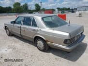 ✅ 1989 Mercedes-Benz 420 SEL • VIN: WDBCA35E3KA496925 • Lot: 42632438. Listed on IAAI with 203,421 mi. Free auction sales archive from the USA and detailed vehicle history report at DreamBid. Image 3.