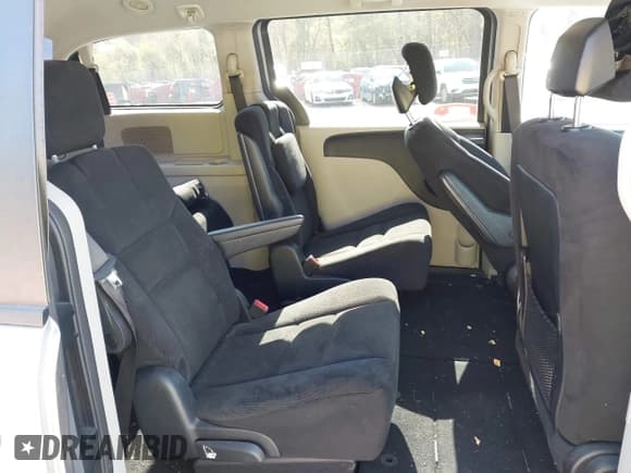 ✅ 2015 Dodge Grand Caravan SXT • VIN: 2C4RDGCG7FR567320 • Lot: 43488020. Wystawiony na IAAI z przebiegiem 216 993 mil. Bezpłatny archiwum sprzedaży aukcyjnych z USA i szczegółowy raport historii pojazdu na DreamBid. Zdjęcie 8.