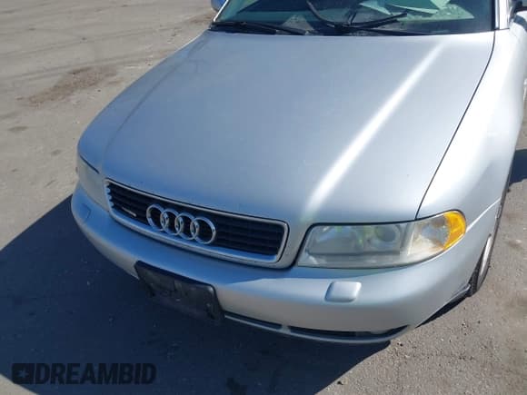 ✅ 2000 Audi A4 • VIN: WAUDH28DXYA145742 • Лот: 42017244. Опубликован ранее на IAAI с пробегом 235 373 миль. Бесплатный доступ к архиву аукционных продаж из США и подробный отчёт об истории автомобиля на DreamBid. Изображение 6.