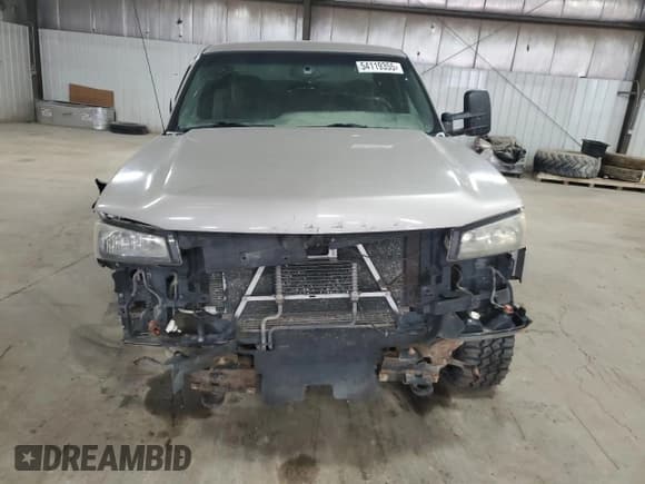 ✅ 2006 Chevrolet Silverado 2500HD LS • VIN: 1GCHK29G36E134019 • Lot: 54119355. Wystawiony na Copart z przebiegiem 324 388 mil. Bezpłatny archiwum sprzedaży aukcyjnych z USA i szczegółowy raport historii pojazdu na DreamBid. Zdjęcie 5.