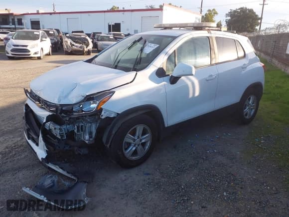 ✅ 2020 Chevrolet Trax LS • VIN: KL7CJKSB3LB022813 • Lot: 43753612. Wystawiony na IAAI z przebiegiem 85 533 mil. Bezpłatny archiwum sprzedaży aukcyjnych z USA i szczegółowy raport historii pojazdu na DreamBid. Zdjęcie 17.