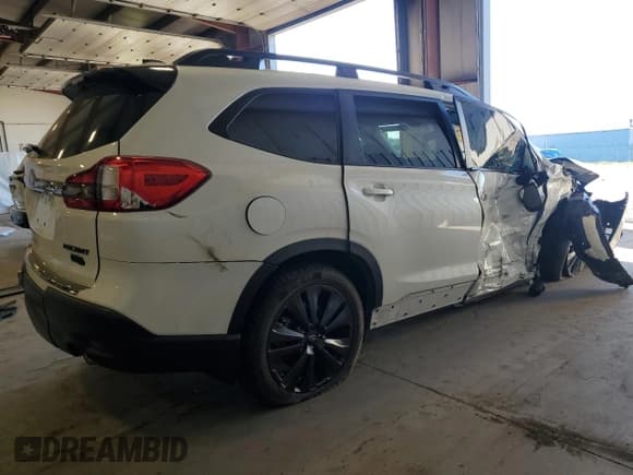 ✅ 2022 Subaru Ascent Onyx • VIN: 4S4WMAJD2N3462860 • Lot: 70335885. Listed on Copart with 18,089 mi. Free auction sales archive from the USA and detailed vehicle history report at DreamBid. Image 3.