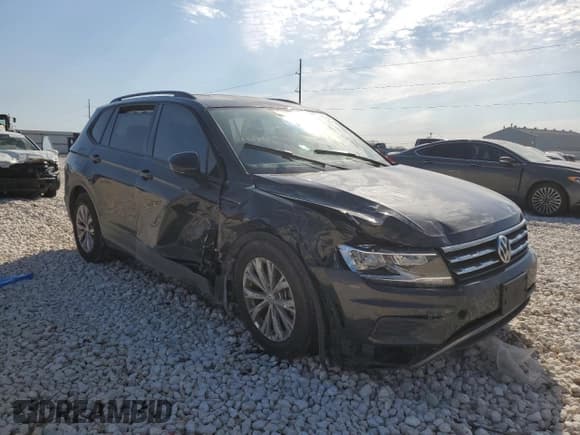 ✅ 2020 Volkswagen Tiguan S • VIN: 3VV1B7AX6LM103686 • Lot: 47294995. Listed on Copart with 66,966 mi. Free auction sales archive from the USA and detailed vehicle history report at DreamBid. Image 4.