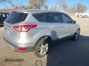 ✅ 2016 Ford Escape SE • VIN: 1FMCU9GX4GUA13454 • Lot: 43645926. Wystawiony na IAAI z przebiegiem 161 533 mil. Bezpłatny archiwum sprzedaży aukcyjnych z USA i szczegółowy raport historii pojazdu na DreamBid. Zdjęcie 4.