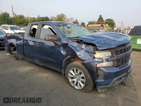 ✅ 2019 Chevrolet Silverado 1500 Custom • VIN: 1GCRYBEH7KZ413798 • Lot: 63088314. Wystawiony na Copart z przebiegiem 53 626 mil. Bezpłatny archiwum sprzedaży aukcyjnych z USA i szczegółowy raport historii pojazdu na DreamBid. Zdjęcie 4.