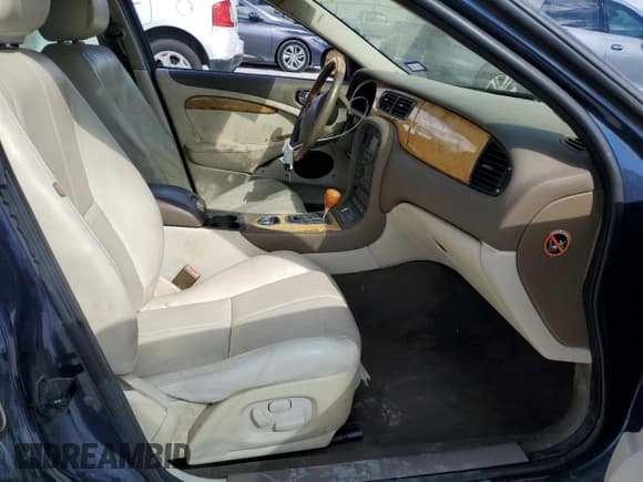 ✅ 2006 Jaguar S-Type 3 • VIN: SAJWA01AX6FN58587 • Lot: 70984494. Wystawiony na Copart z przebiegiem 122 726 mil. Bezpłatny archiwum sprzedaży aukcyjnych z USA i szczegółowy raport historii pojazdu na DreamBid. Zdjęcie 7.