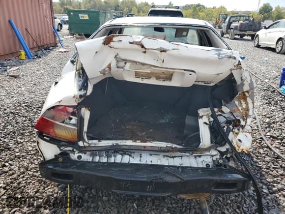 ✅ 1994 Honda Accord DX • VIN: 1HGCD5522RA147714 • Lot: 81297145. Wystawiony na Copart z przebiegiem 249 532 mil. Bezpłatny archiwum sprzedaży aukcyjnych z USA i szczegółowy raport historii pojazdu na DreamBid. Zdjęcie 6.