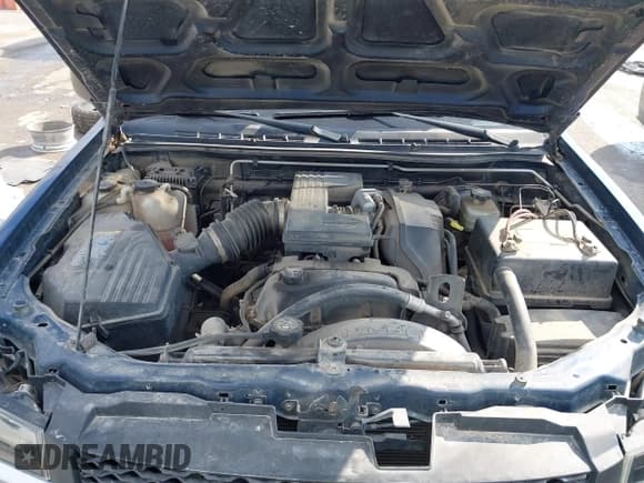 ✅ 2004 Chevrolet Colorado LS Z71 • VIN: 1GCDT196048188709 • Lot: 41685930. Listed on IAAI with 153,673 mi. Free auction sales archive from the USA and detailed vehicle history report at DreamBid. Image 10.