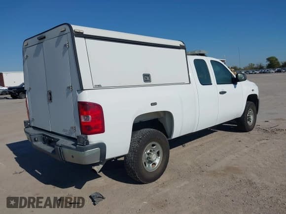 ✅ 2009 Chevrolet Silverado 2500HD Work Truck • VIN: 1GCHC49KX9E143978 • Lot: 43638901. Wystawiony na IAAI z przebiegiem 120 149 mil. Bezpłatny archiwum sprzedaży aukcyjnych z USA i szczegółowy raport historii pojazdu na DreamBid. Zdjęcie 4.