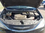 ✅ 2018 Chrysler Pacifica Touring L • VIN: 2C4RC1BGXJR119129 • Lot: 43166038. Listed on IAAI with 180,674 mi. Free auction sales archive from the USA and detailed vehicle history report at DreamBid. Image 10.